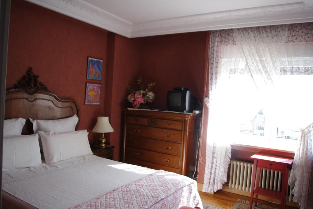 Pension Isabella San Sebastián Habitación foto